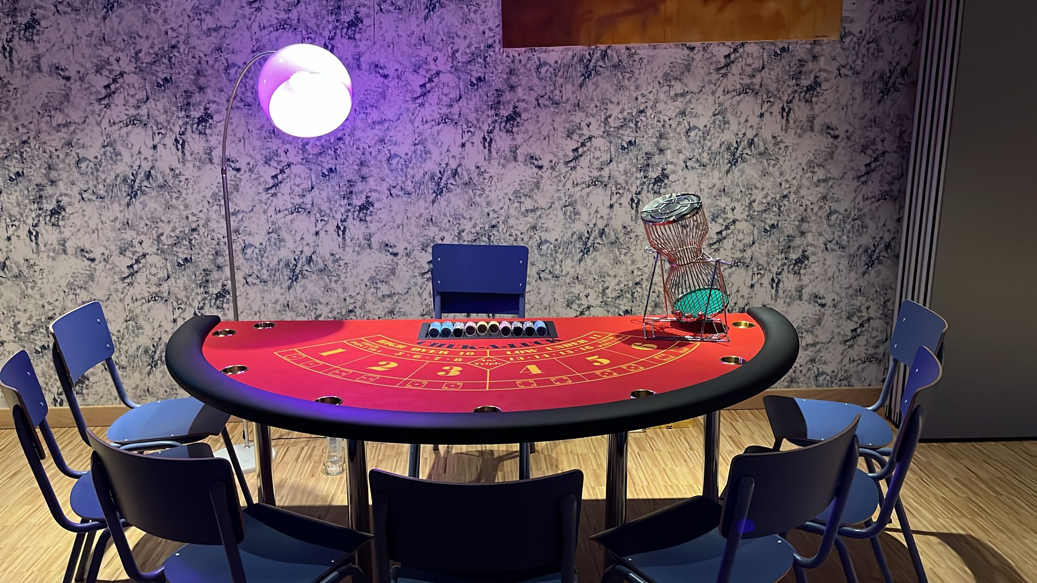 Chuck-a-luck für Geburtstagsparty mit Casino Thema
