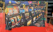 Automaten-Deko mit Slot Machines für authentische Casino Atmosphäre