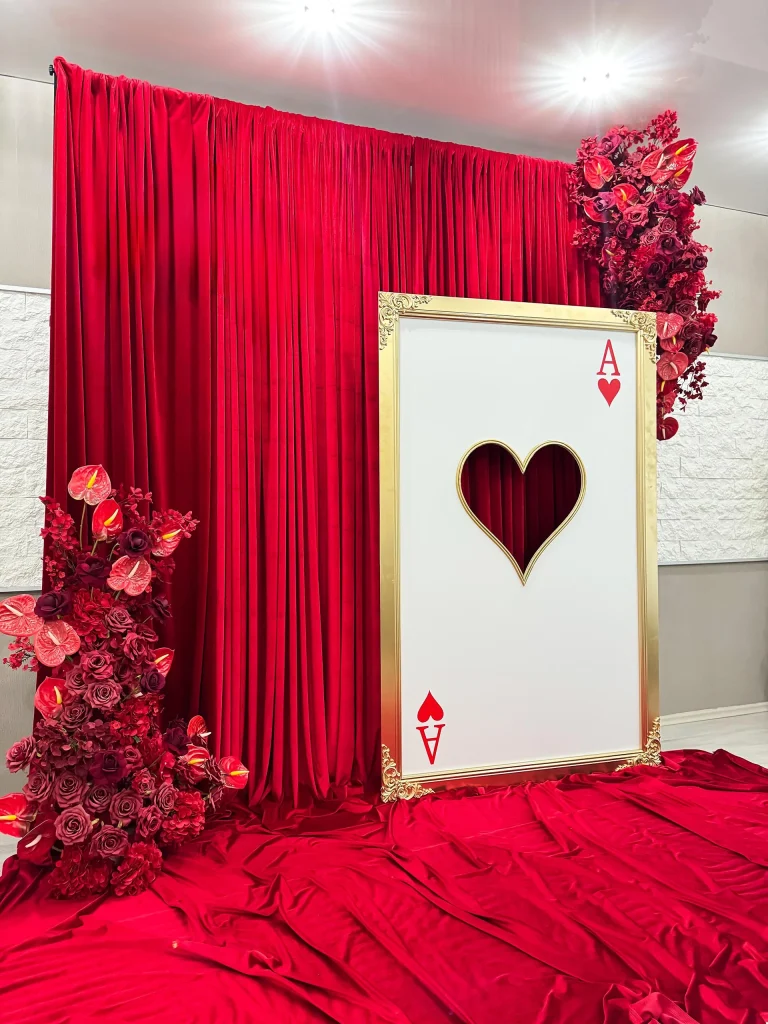 Fotobox Karte der Liebe als stilvolle Fotozone bei Event oder Hochzeit