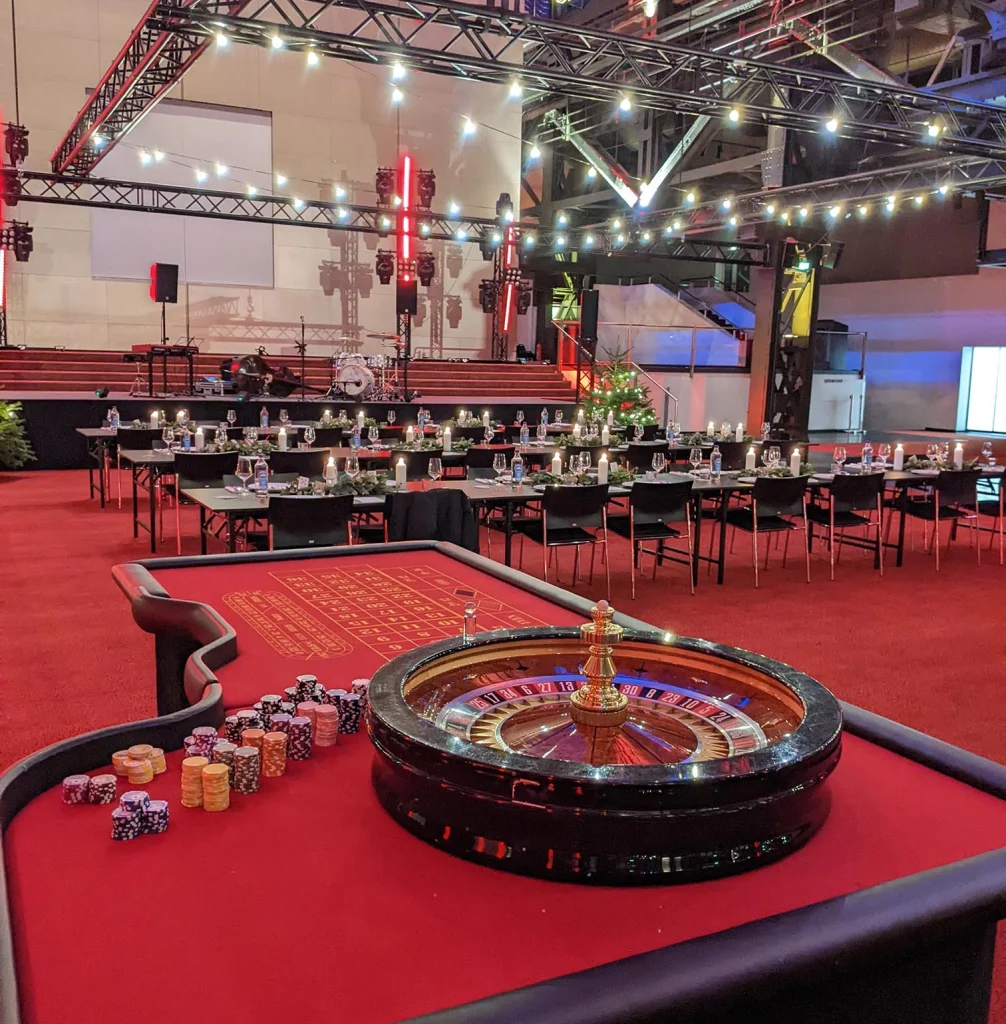 Gäste erleben Casino Event bei Firmenevent mit professionellen Croupiers