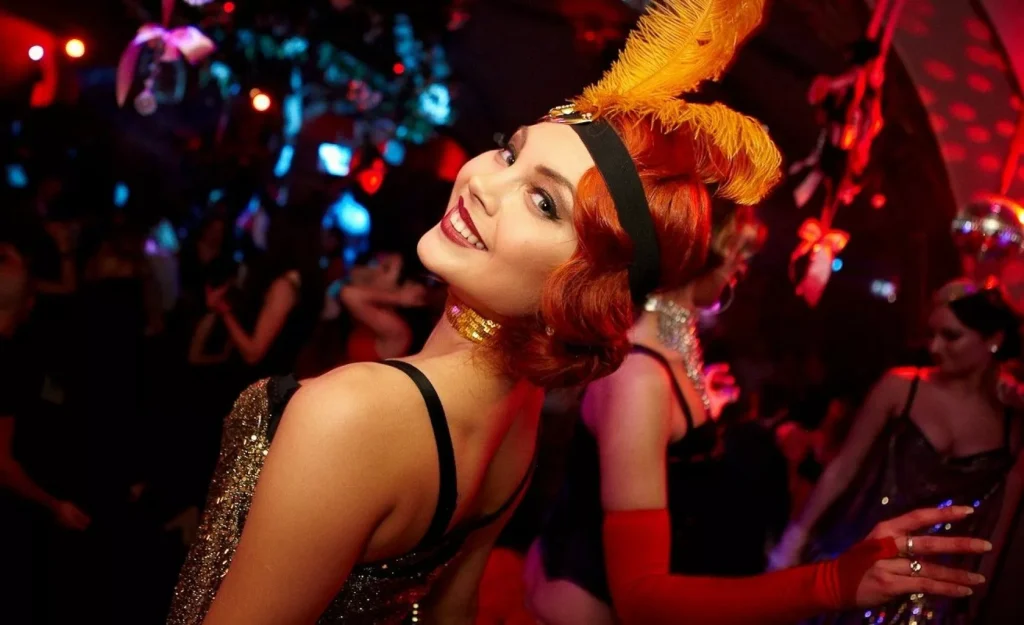 Casino Style Mottoparty mit Gästen – stilvolle Casino Night Atmosphäre