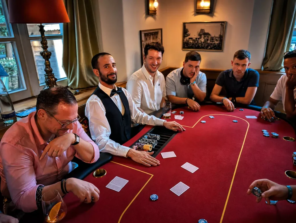 Poker-Tisch mieten mit professionellem Croupier für mobiles Casino Event